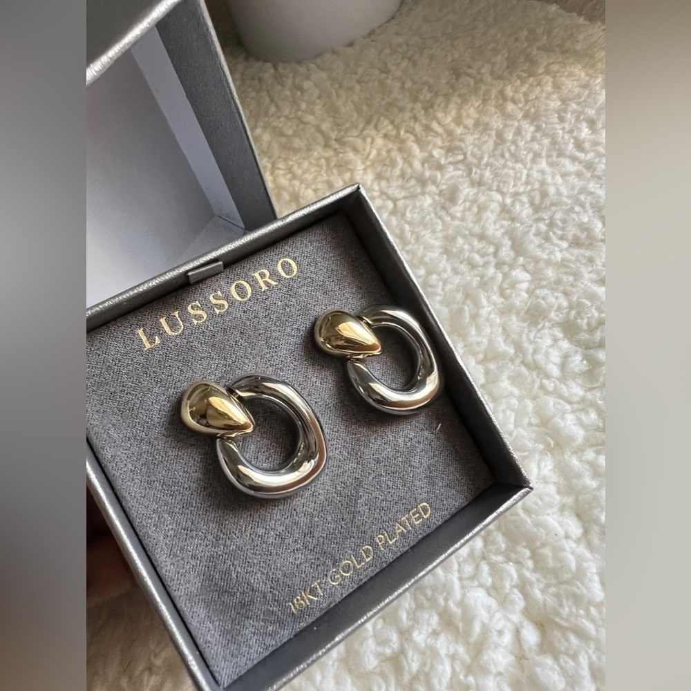 Lusoro 14k gold plated gold and silver Hoop Earrings - Picture 5 of 6